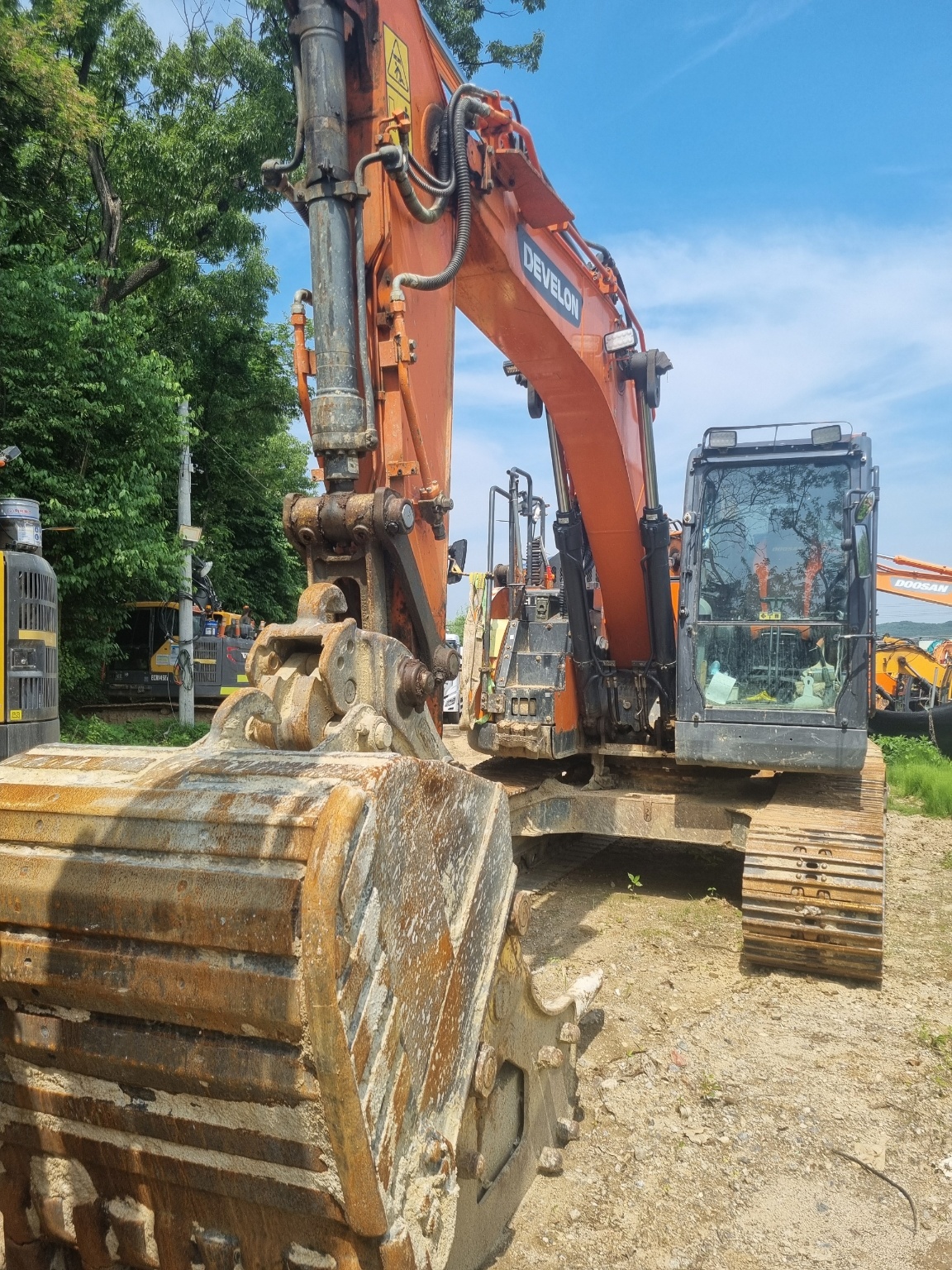 DX140R/두산굴삭기