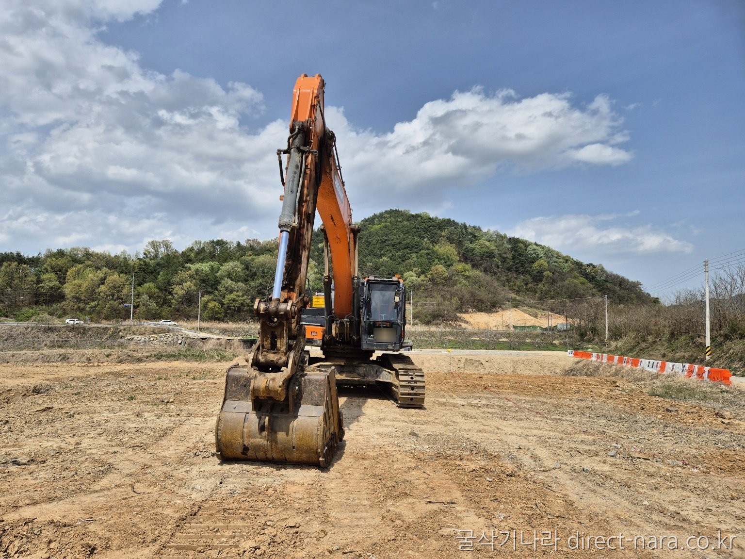 DX380LC